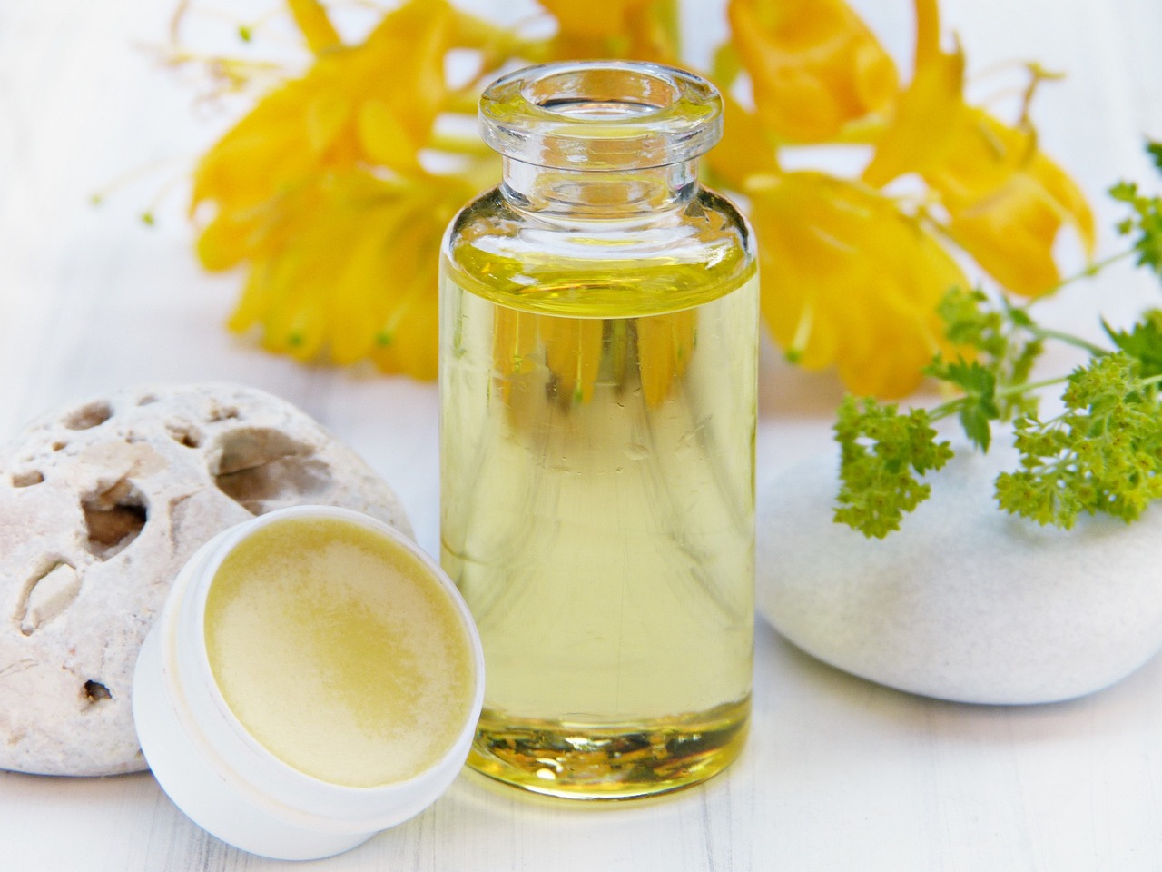 5 naturalnych olejów, które rewolucjonizują pielęgnację skóry i włosów
